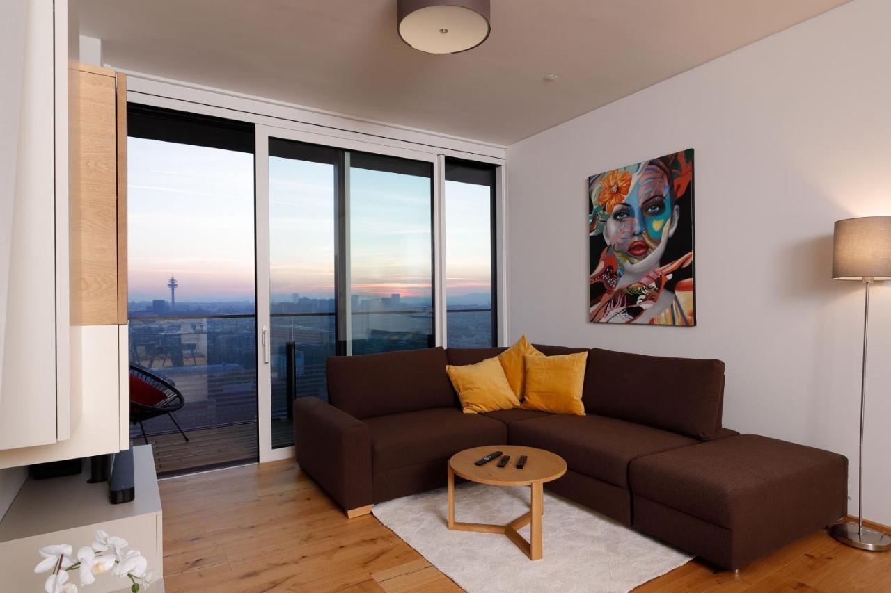 Triiiple Level 21 Mit Balkon Und Tiefgarage Appartement Vienne